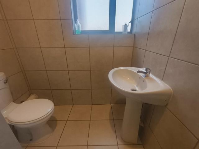 2 Bedroom Apartment / Flat For Sale in Cruywagen Park
