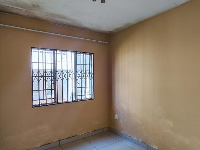 2 Bedroom Apartment / Flat For Sale in Crystal Park