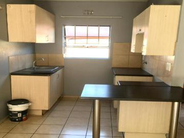 2 Bedroom Apartment / Flat For Sale in Crystal Park