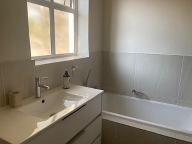 2 Bedroom Apartment / Flat For Sale in Craighall Park