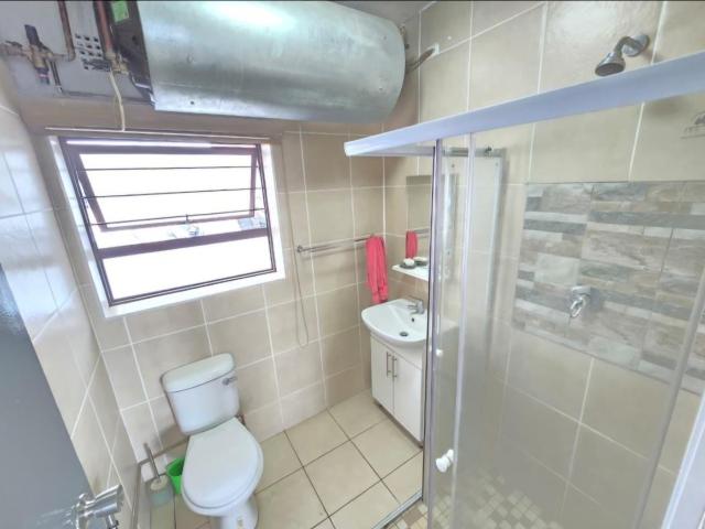 2 Bedroom Apartment / Flat For Sale in Crown Gardens