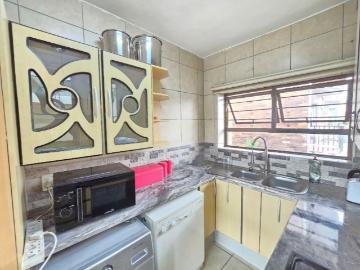2 Bedroom Apartment / Flat For Sale in Crown Gardens