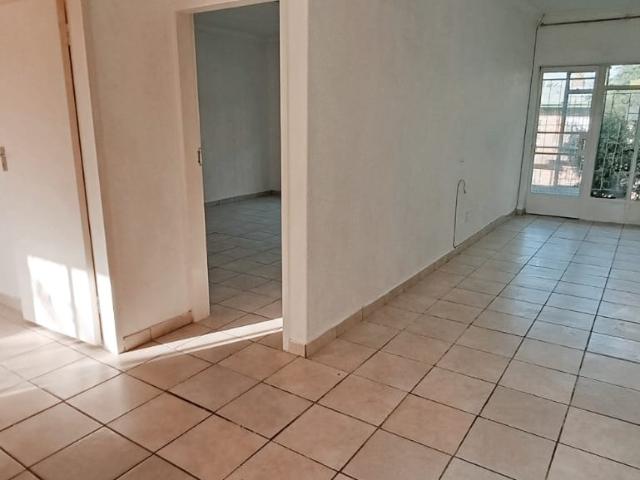 2 Bedroom Apartment / Flat For Sale in Crown Gardens