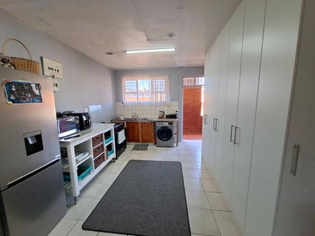 2 Bedroom Apartment / Flat For Sale in Amanzimtoti