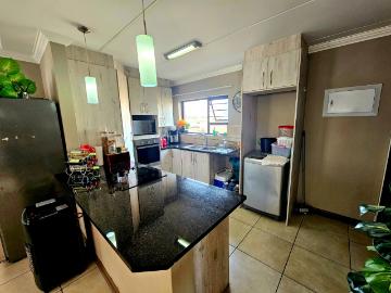 2 Bedroom Apartment / Flat For Sale in Amberfield