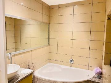 2 Bedroom Apartment / Flat For Sale in Amberfield