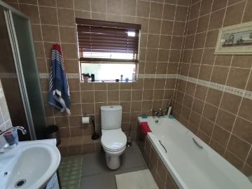 2 Bedroom Apartment / Flat For Sale in Abrahamsrust