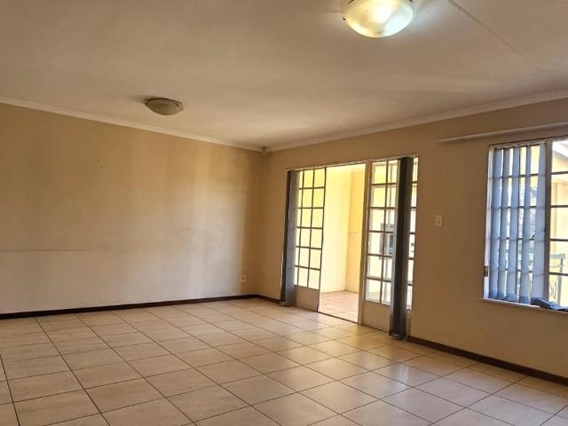 2 Bedroom Apartment / Flat For Sale in Alan Manor