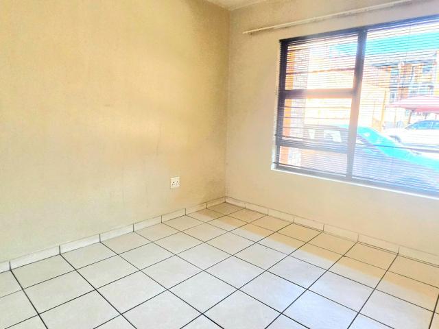 2 Bedroom Apartment / Flat For Sale in Alberton North