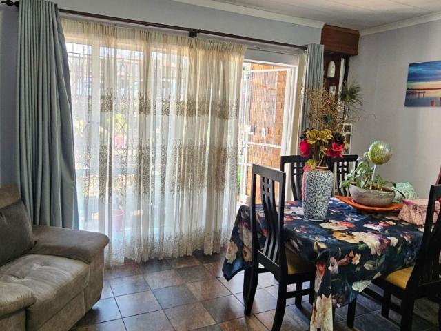 2 Bedroom Apartment / Flat For Sale in Alberton North