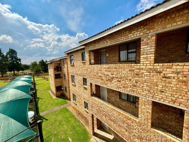 2 Bedroom Apartment / Flat For Sale in Albertsdal