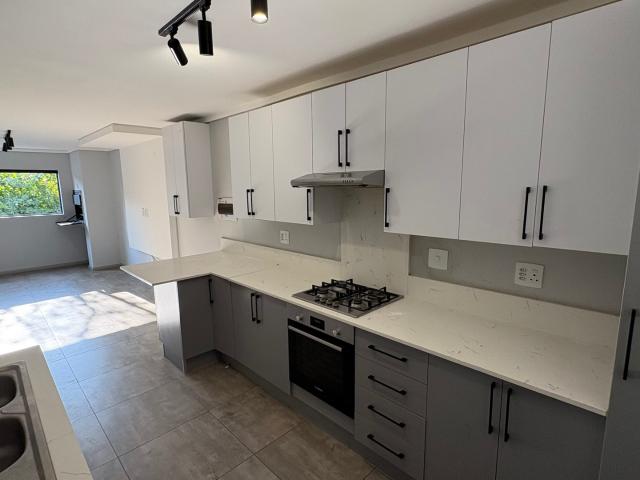 2 Bedroom Apartment / Flat For Sale in Alphen Park