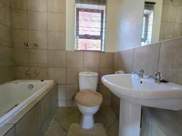 2 Bedroom Apartment / Flat For Sale in Alrode South