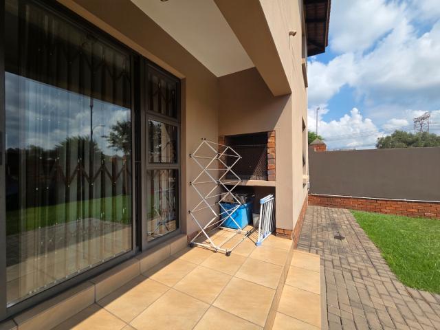 2 Bedroom Apartment / Flat For Sale in Alrode