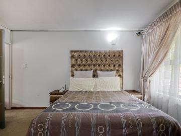 2 Bedroom Apartment / Flat For Sale in Atholl