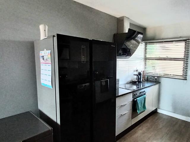 2 Bedroom Apartment / Flat For Sale in Athlone Park