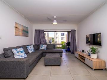 2 Bedroom Apartment / Flat For Sale in Ballito Central
