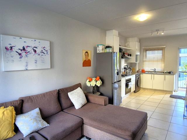 2 Bedroom Apartment / Flat For Sale in Ballito Commercial District