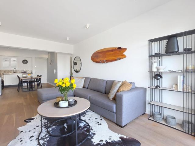 2 Bedroom Apartment / Flat For Sale in Bantry Bay
