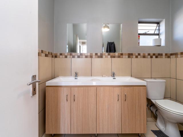 2 Bedroom Apartment / Flat For Sale in Barbeque Downs