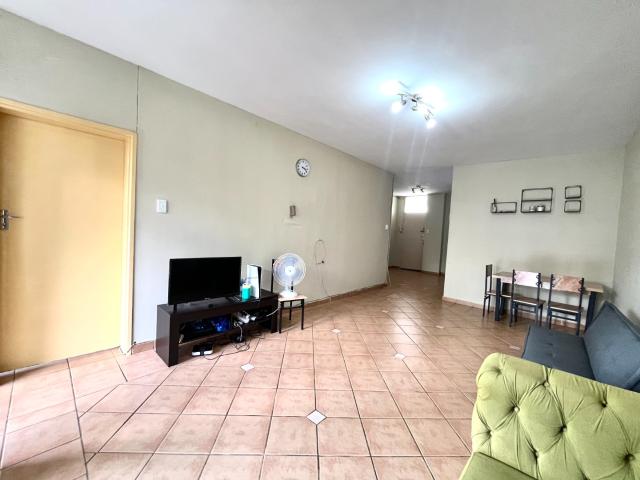 2 Bedroom Apartment / Flat For Sale in Bedford Gardens