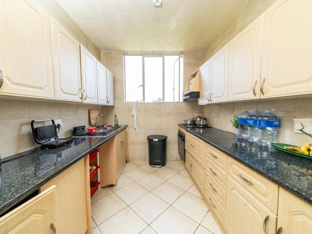 2 Bedroom Apartment / Flat For Sale in Bedford Gardens