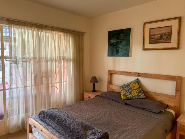 2 Bedroom Apartment / Flat For Sale in Bedford Gardens