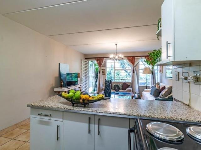 2 Bedroom Apartment / Flat For Sale in Bedford Gardens