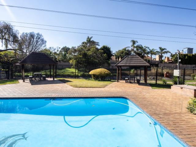 2 Bedroom Apartment / Flat For Sale in Bedford Gardens
