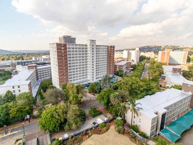 1 Bedroom Apartment / Flat For Sale in Bedford Gardens