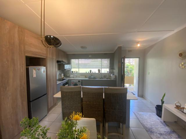 2 Bedroom Apartment / Flat For Sale in Bedford Gardens