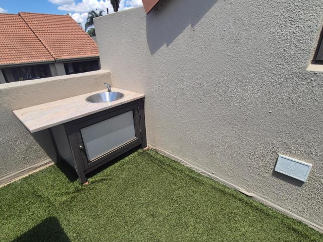 2 Bedroom Apartment / Flat For Sale in Bedfordview