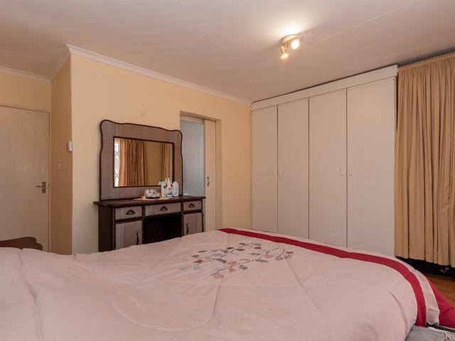 2 Bedroom Apartment / Flat For Sale in Bedfordview
