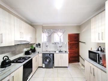 2 Bedroom Apartment / Flat For Sale in Bendor