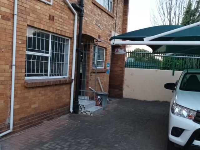 2 Bedroom Apartment / Flat For Sale in Benoni Central
