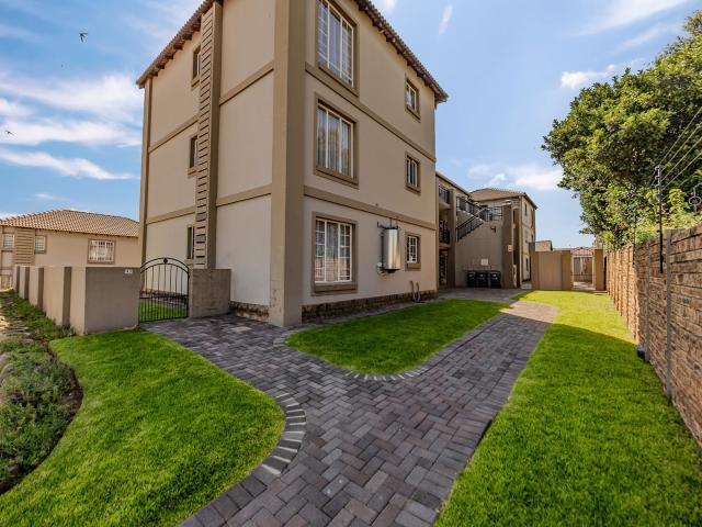 2 Bedroom Apartment / Flat For Sale in Bergbron