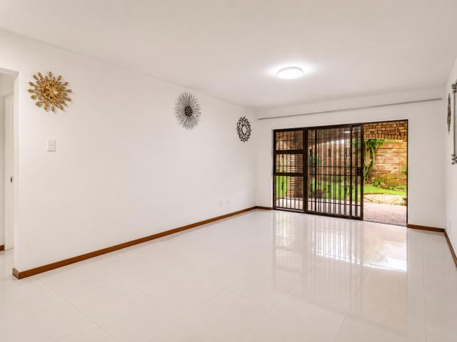 2 Bedroom Apartment / Flat For Sale in Bruma