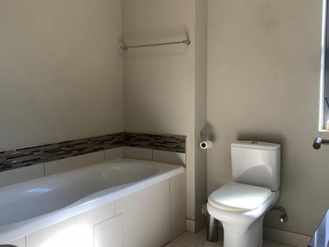 2 Bedroom Apartment / Flat For Sale in Bryanston East