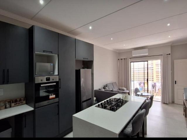 2 Bedroom Apartment / Flat For Sale in Bryanston East