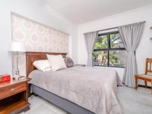 2 Bedroom Apartment / Flat For Sale in Bryanston