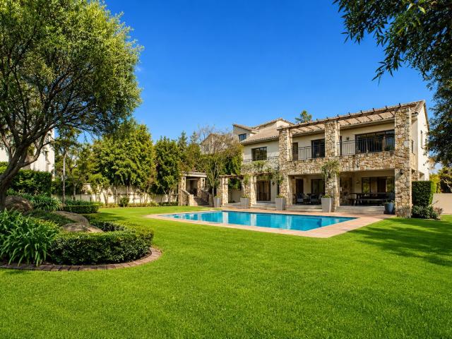 2 Bedroom Apartment / Flat For Sale in Bryanston