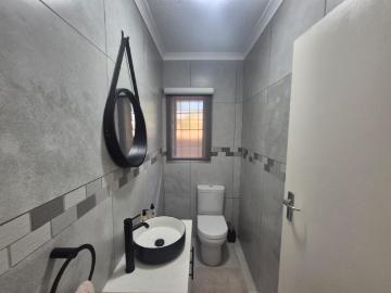 2 Bedroom Apartment / Flat For Sale in Brackenhurst