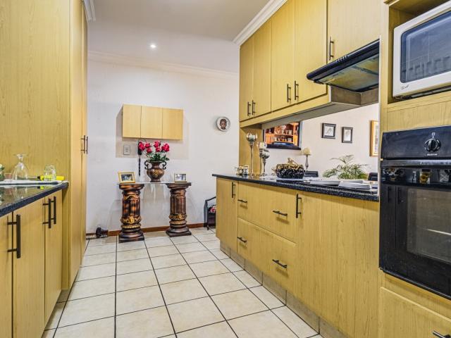 2 Bedroom Apartment / Flat For Sale in Brentwood Park