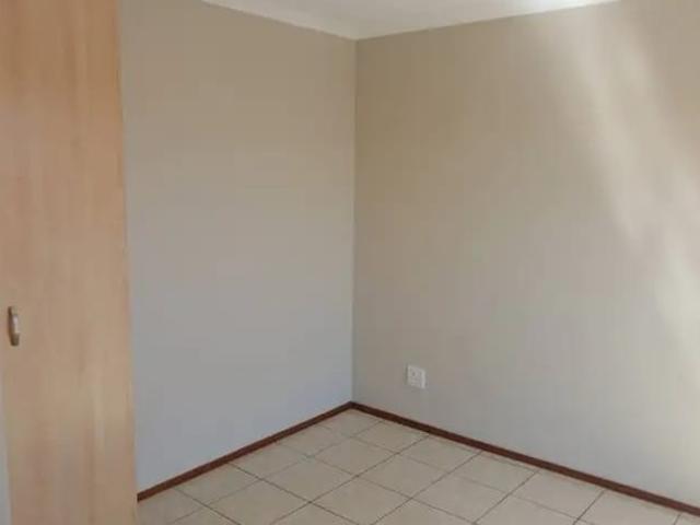 2 Bedroom Apartment / Flat For Sale in Brentwood Park