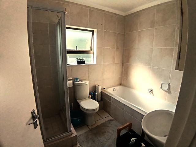 2 Bedroom Apartment / Flat For Sale in Burgundy Estate