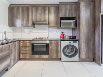 2 Bedroom Apartment / Flat For Sale in Burgundy Estate