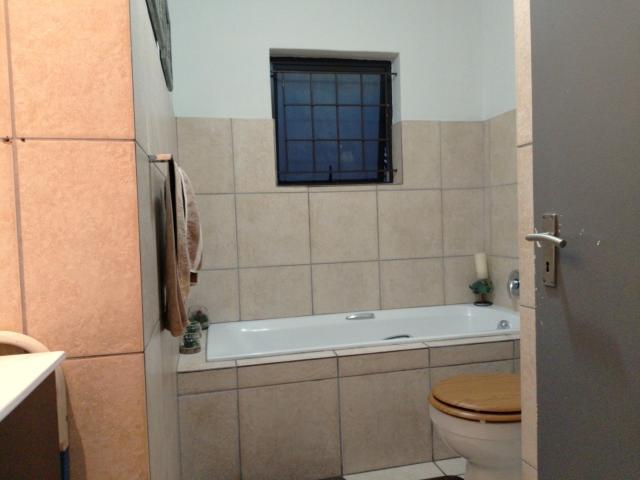 2 Bedroom Apartment / Flat For Sale in Burgundy Estate