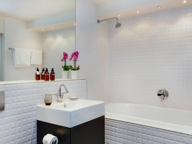 2 Bedroom Apartment / Flat For Sale in Gardens