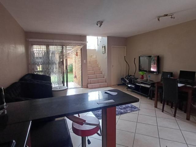 2 Bedroom Apartment / Flat For Sale in General Albertspark
