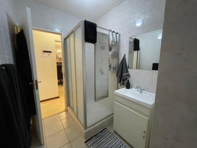 2 Bedroom Apartment / Flat For Sale in Glenvista